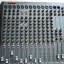 Mesa de mezclas de 12 canales stereos.