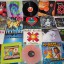 Chollo!!500 Vinilos con los mejores temas comerciales, hits, desde los 90 al 2000.REGALO DJ HERCULES MP3.