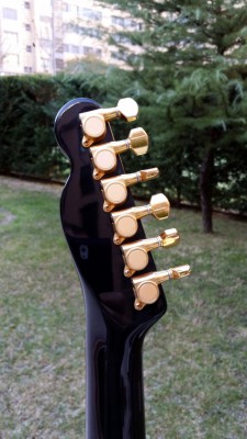 Fender Telecaster TLG80-55 1988 hecha en Japón negra con herrajes dorados y estuche 