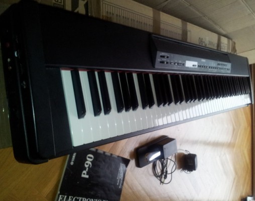 Piano Yamaha P90