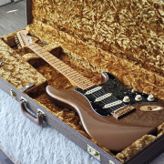 Fender Bruno Mars Signature Stratocaster 2023 - Mars Mocha · Madrid · 2999 €