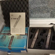 dos micrófonos AKG C1000S