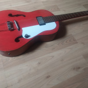 Guitarra DECORACION tipo ArchTop · Huesca · 60 €