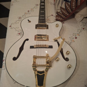 Guitarra blanca harley benton · Madrid · 250 €