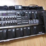 Multiefectos Boss GT8 + estuche rígido (o cambio) · Madrid · 100 €
