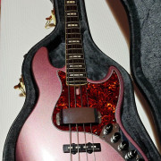 Sire Marcus Miller V7 Burgundy con muchos extras · Lugo · 399 €
