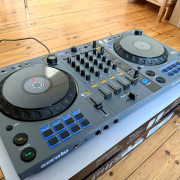 Pioneer DDJ-FLX4 · Madrid · 215 €