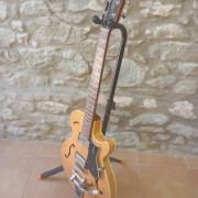 Godin Montreal Premiere Bigsby x Strato · Girona