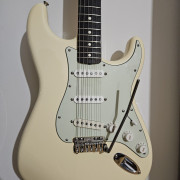 CHOLLO Fender Vintera ii 60s strat vegatrem ultra y dimarzio · La Rioja · 600 €