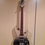 Bella y versátil Ibanez SA360NQM