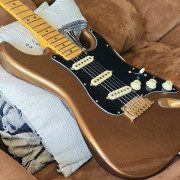 Fender Bruno Mars Signature Stratocaster 2023 - Mars Mocha · Madrid · 2899 €