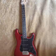 Squier Afinitty a estrenar Red Apple Candy · Sevilla · 200 €