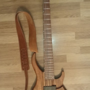 Bajo seis cuerdas · Madrid · 414 €