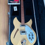 Rickenbacker 330 · Murcia