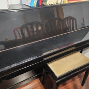 Piano acústico Hupfeld + banqueta