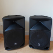 Pareja Mackie Thump12 + fundas + soportes · Barcelona · 550 €