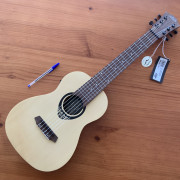 Guitarra LAG Tiki Uku Mini Guitar TKT150E - ¡A estrenar! · Girona · 210 €