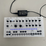 Abstrakt Avalon con 3 filtros (ROT:A / SEM / Ladder) · Málaga · 3500 €