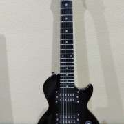 Guitarra eléctrica Epiphone Model Express Les Paul 3/4 ideal para viajar · Valencia · 130 €