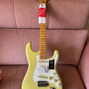 FENDER Player II Stratocaster MN Hialeah Yellow · Almería · 600 €