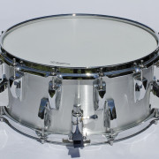 Caja de 14"x6,5" con casco de aluminio y 12+8 divisiones · Segovia · 310 €