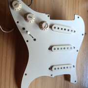 Golpeador completo de Fender stratocaster deluxe · Madrid · 280 €