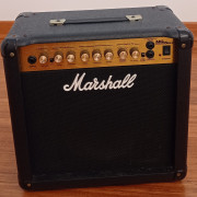 Amplificador de guitarra eléctrica con efectos Marshall · Cuenca · 80 €