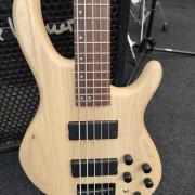 Cort DLX 5 cuerdas. Funda incluida y previo Mark Bass. · Málaga · 275 €