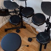Alesis Debut Kit