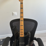 Squier CV 70s Jazz Bass V - NEGRO · Madrid · 250 €