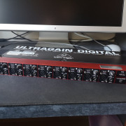 Behringer ADA8200