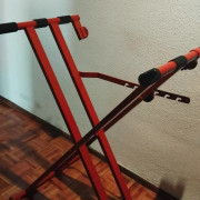 Soporte de teclado de hierro · Madrid · 40 €