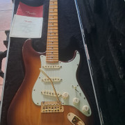 Guitarra Fender Estratocaster AM 75 Anniversary · Cádiz · 1650 €