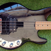 Music Man Stingray 3 EQ H · Madrid · 1350 €