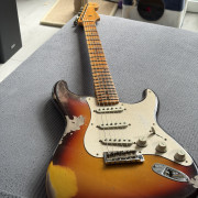 Fender CS Limited 58 Strat Heavy Relic Chocolate 3 Tone Sunburst · Madrid · 3700 €