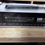 Steinberg UR44 – Interfaz de audio USB (con caja y accesorios)