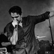 Banda busca guitarras y bajista · Madrid