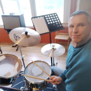 Se ofrece baterista nivel principiante · Madrid