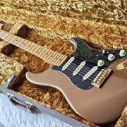 Fender Bruno Mars Signature Stratocaster 2023 - Mars Mocha
