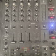 Mesa mezclas Behringer Djx750 · Zaragoza · 100 €