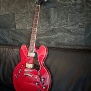 Epiphone 335 inspired by Gibson IMPECABLE · Toledo · 480 €