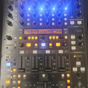 Mesa mezclas Behringer DDM4000 · Zaragoza · 200 €