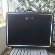Pantalla VOX con Celestion alnico gold 16ohm ¡Envío incluido! · Murcia · 240 €