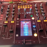 Pioneer DJM 2000 Nexus + 2 NI X1 · Madrid · 1050 €