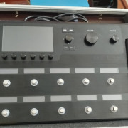 Pedalera multiefectos line6 helix floor · Badajoz · 950 €