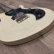PRS VELA ANTIQUE WHITE SATIN (2,9 KG) POR Fender AM PRO II (o strats) · Madrid