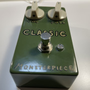 Monsterpiece Classic Fuzz Germanio (boutique USA) · Girona · 170 €