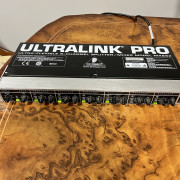 Behringer Ultralink Pro MX882 splitter/mezclador 8 canales · Huesca · 40 €