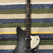 Fender MIJ Elemental Jazzmaster 2023 + Hiscox Pro II · Alicante · 1490 €