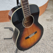 The Loar LH-250-SN + LR Baggs Lyric · Cádiz · 400 €